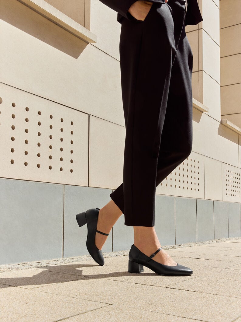 Tamaris Lederpumps - Schwarz