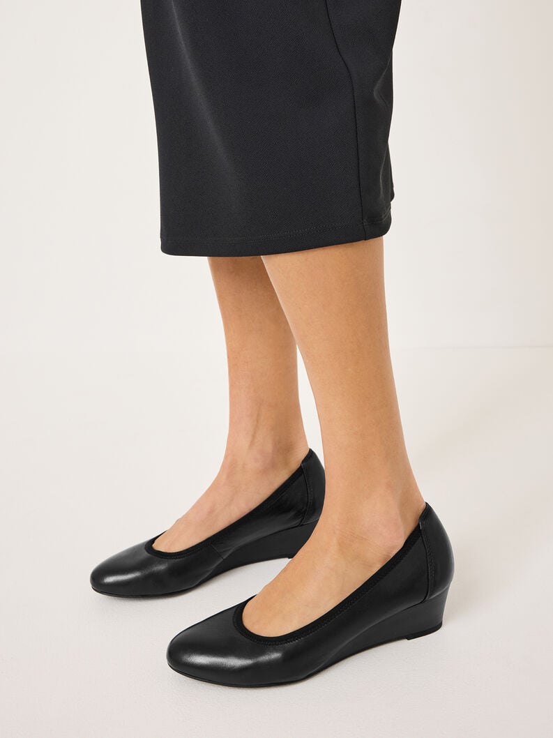 Tamaris Lederkeilpumps - Schwarz